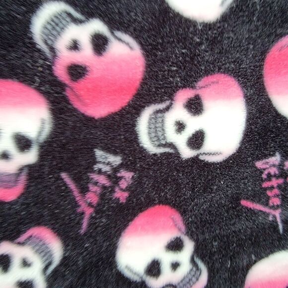 Love Betsey By Betsey Johnson Fleece Throw Black w/ Skulls 5'3" X 4'1" - Picture 2 of 6